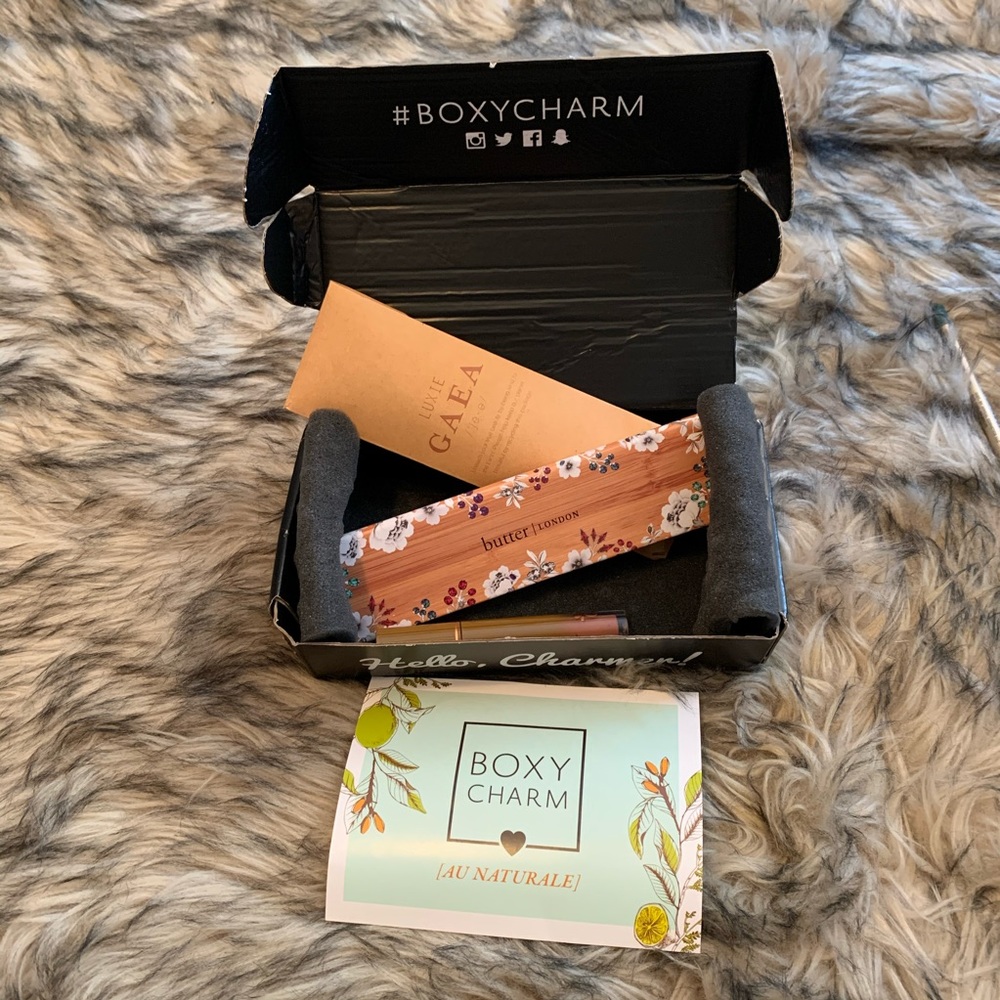 Boxycharm (pallet, lipgloss, brushes)